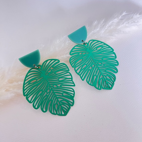 Colorful Leaf Earrings - Pop-of-color Statement Earrings - Summer Earrings - Picture 16 of 16